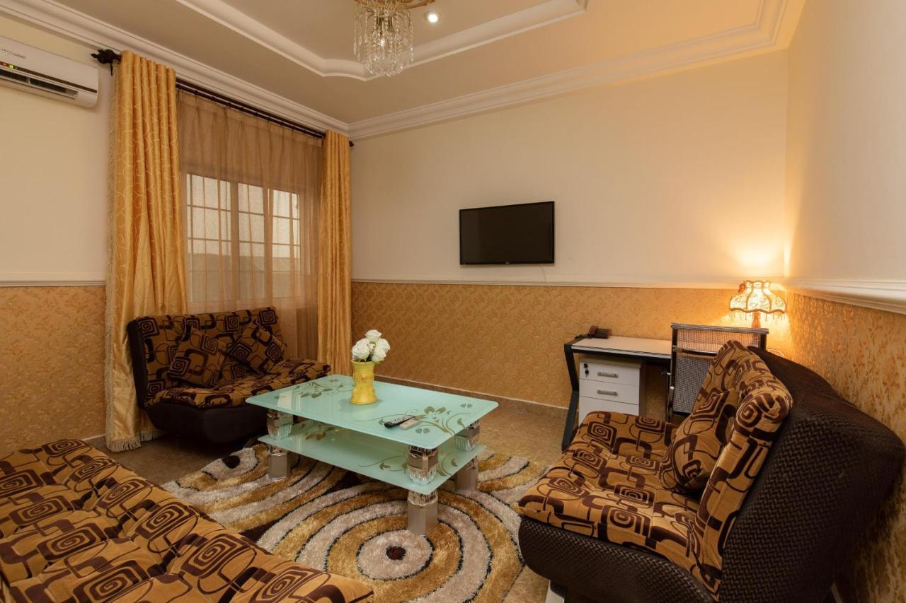Ag Hotel And Suites Ogbodjo Kültér fotó
