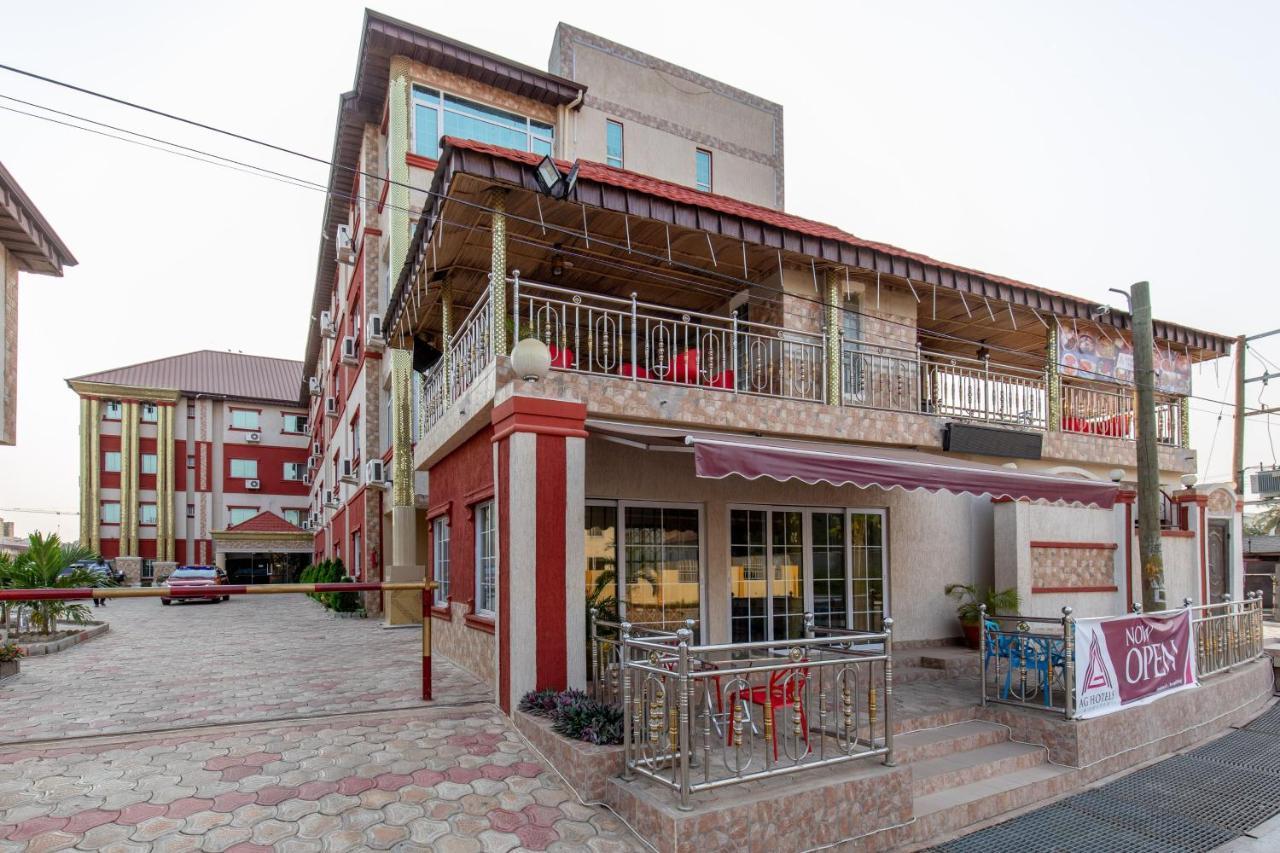 Ag Hotel And Suites Ogbodjo Kültér fotó