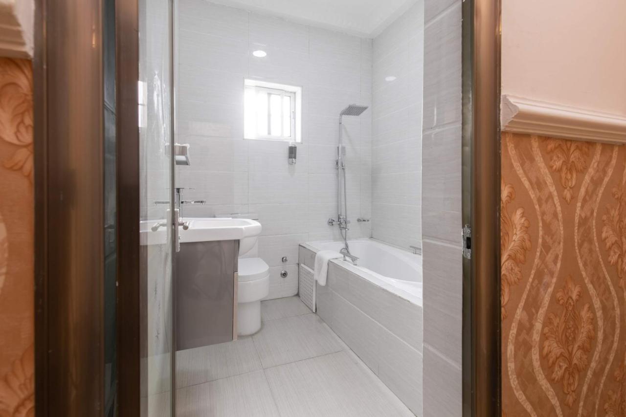 Ag Hotel And Suites Ogbodjo Kültér fotó