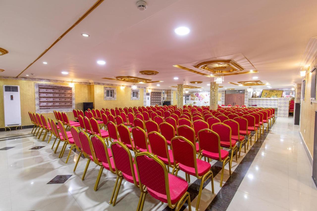 Ag Hotel And Suites Ogbodjo Kültér fotó