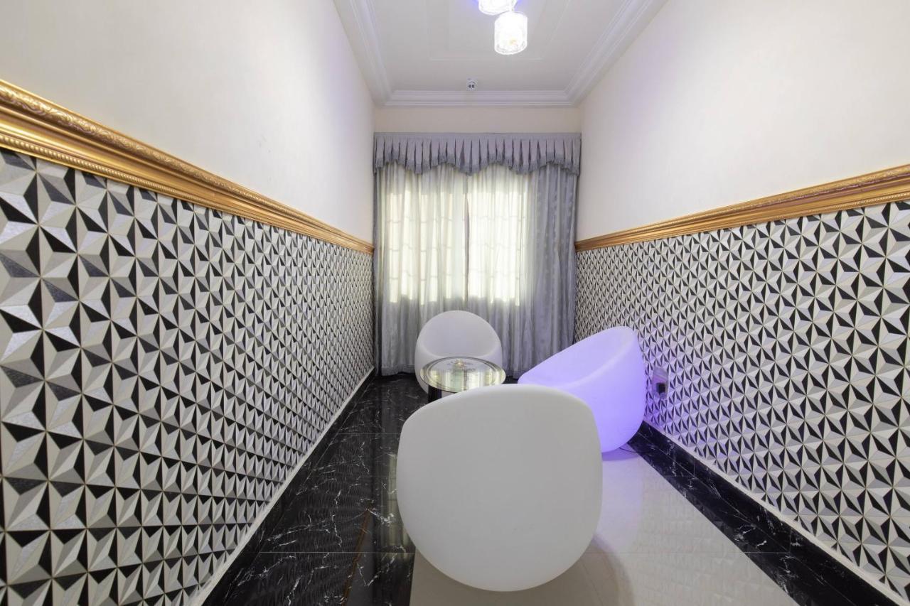 Ag Hotel And Suites Ogbodjo Kültér fotó