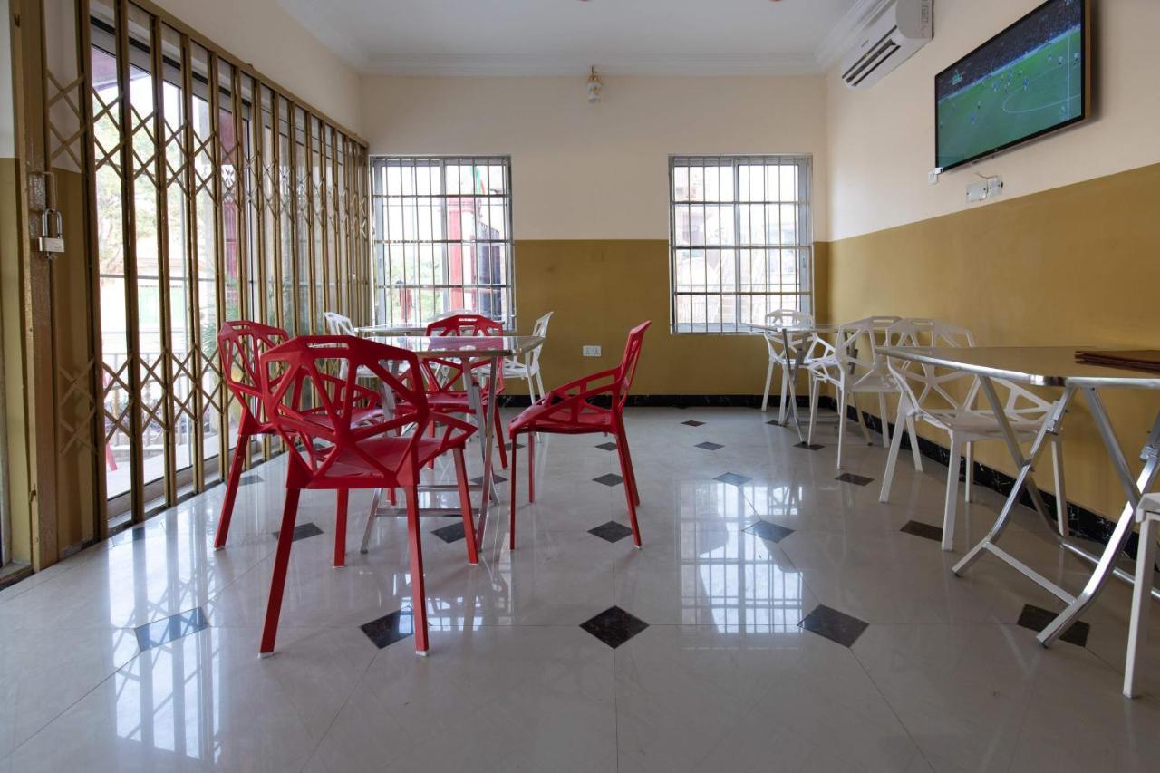 Ag Hotel And Suites Ogbodjo Kültér fotó