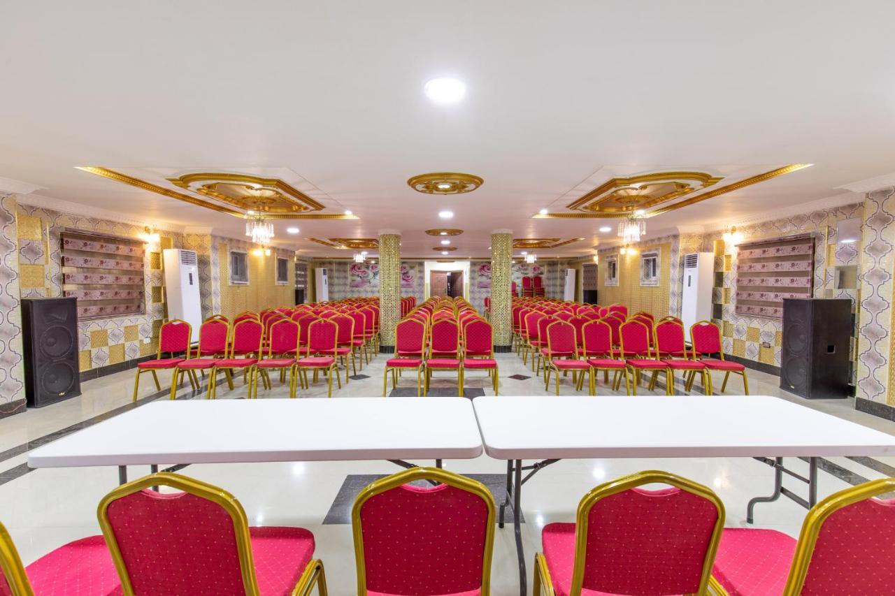 Ag Hotel And Suites Ogbodjo Kültér fotó
