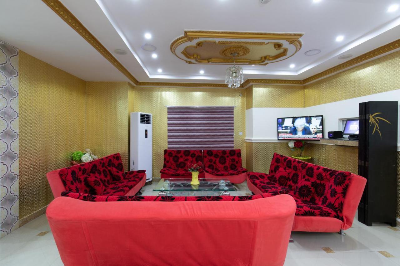 Ag Hotel And Suites Ogbodjo Kültér fotó