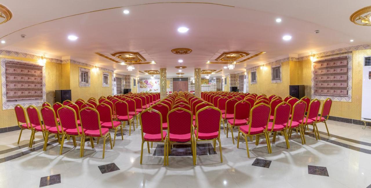 Ag Hotel And Suites Ogbodjo Kültér fotó