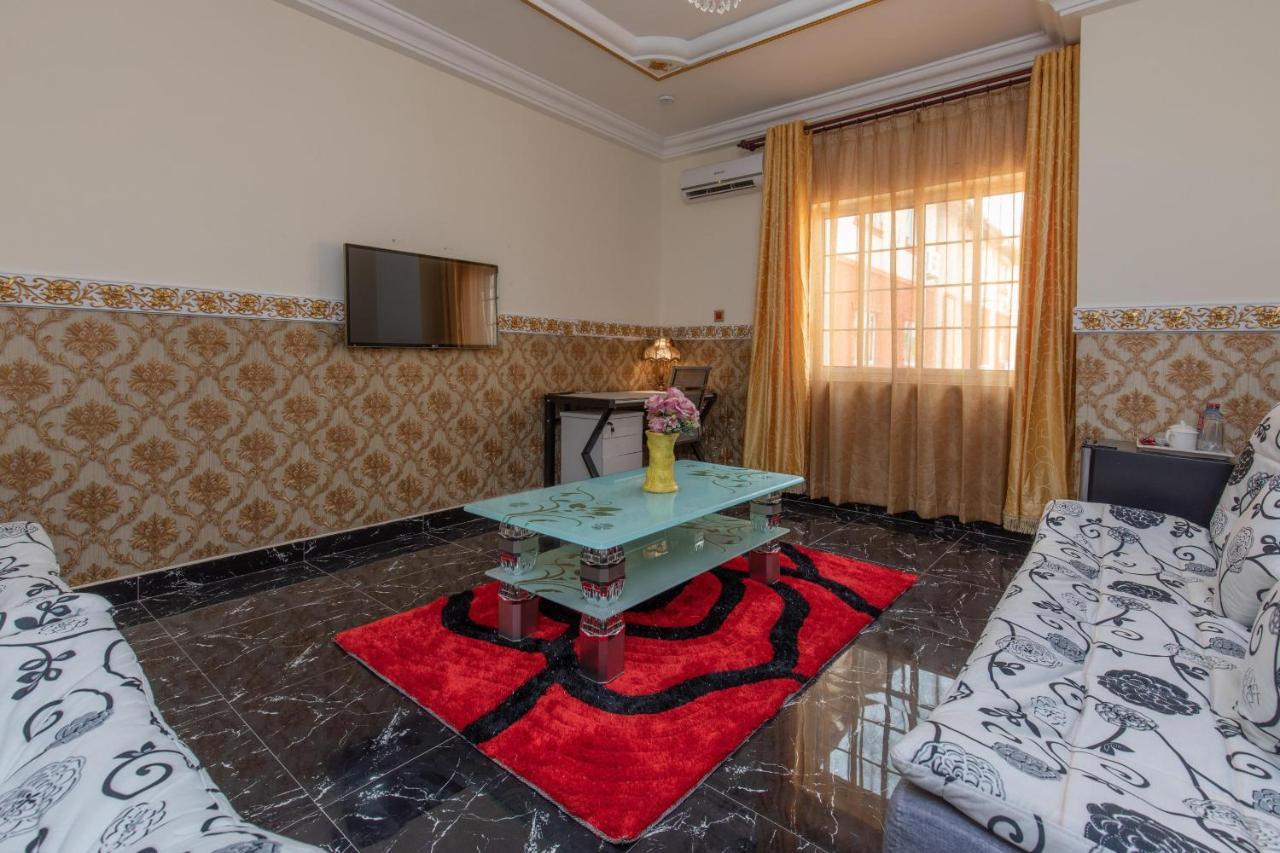 Ag Hotel And Suites Ogbodjo Kültér fotó