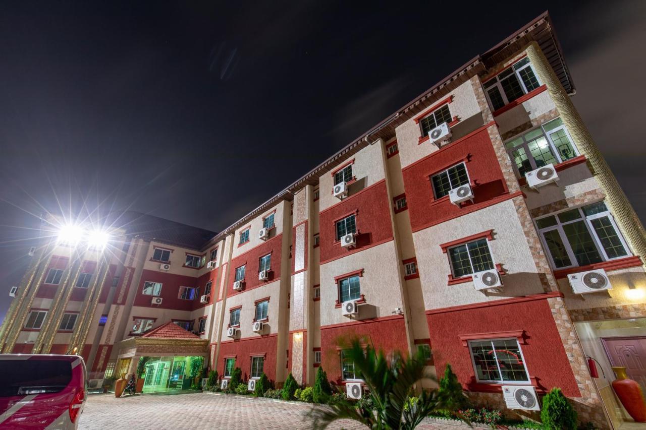 Ag Hotel And Suites Ogbodjo Kültér fotó
