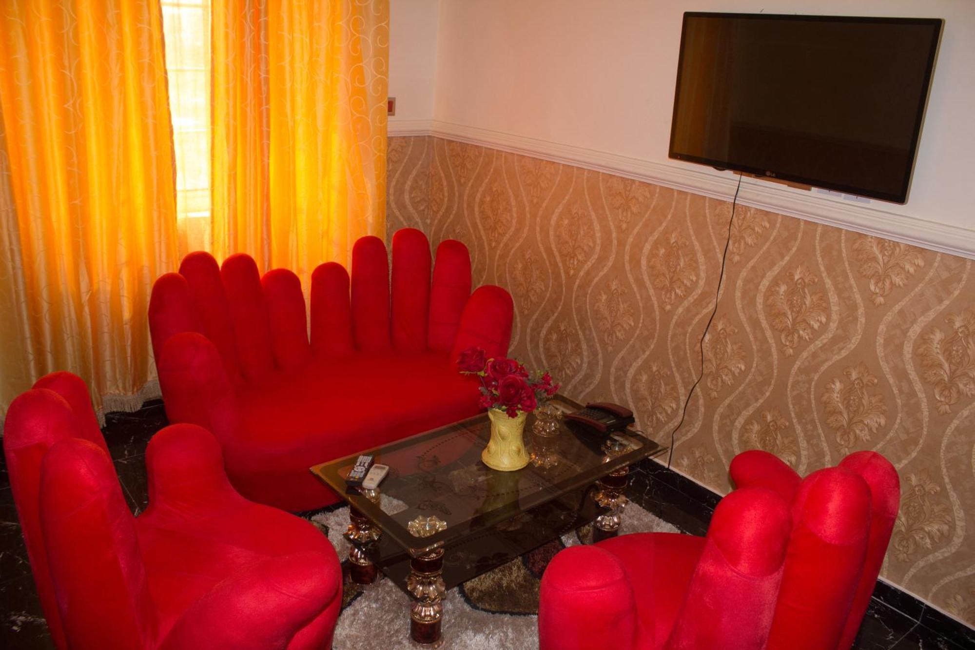 Ag Hotel And Suites Ogbodjo Kültér fotó